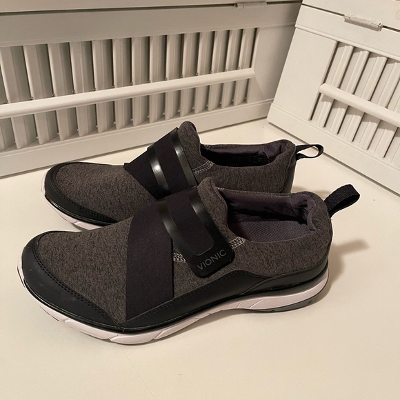 Vionic new gray and black sport ladies shoes are new no box - Picture 5 of 12